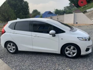 ฮอนด้า แจซ - รถเช่าน่าน รถเช่าสำหรับขับเองในจังหวัดน่าน